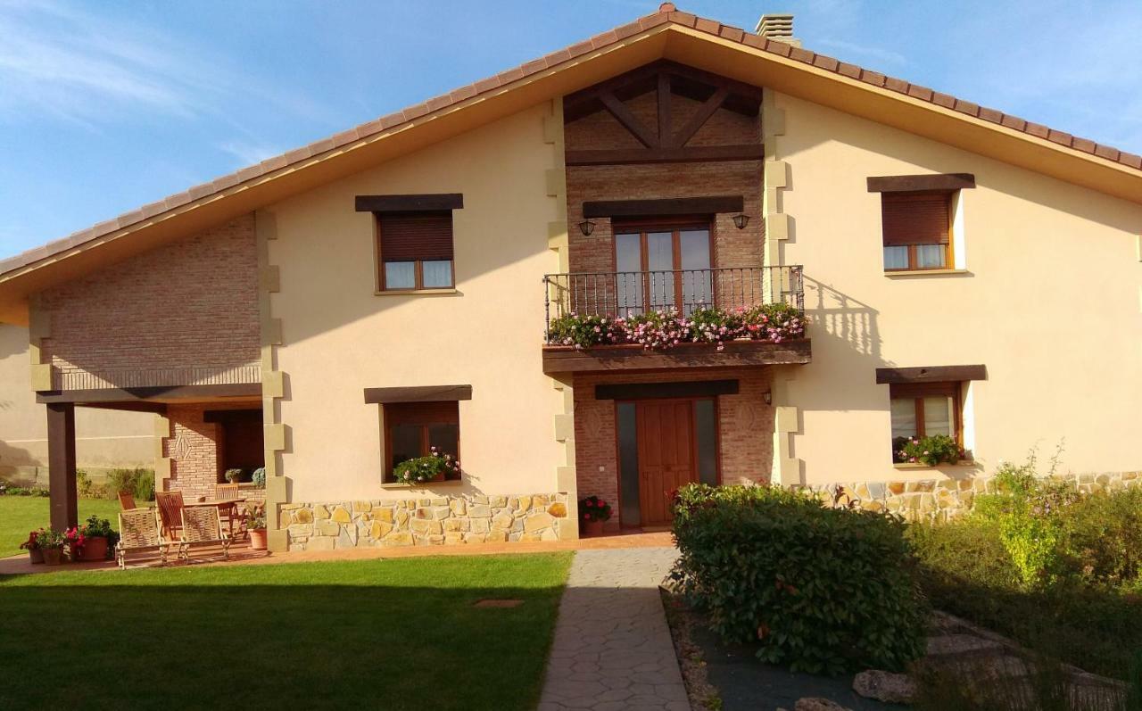 El Chalet Del Golf Urturi Ngoại thất bức ảnh