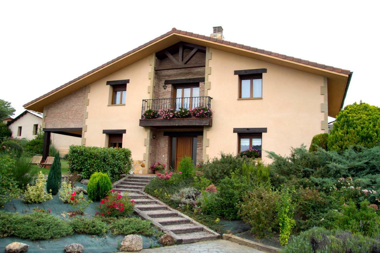 El Chalet Del Golf Urturi Ngoại thất bức ảnh